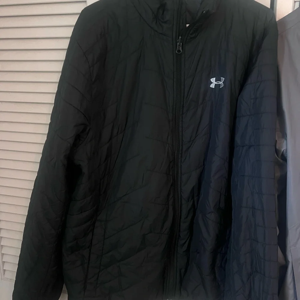 Under Armour 3 in 1 ski jacket - Like New Condition - Picture 3 of 4
